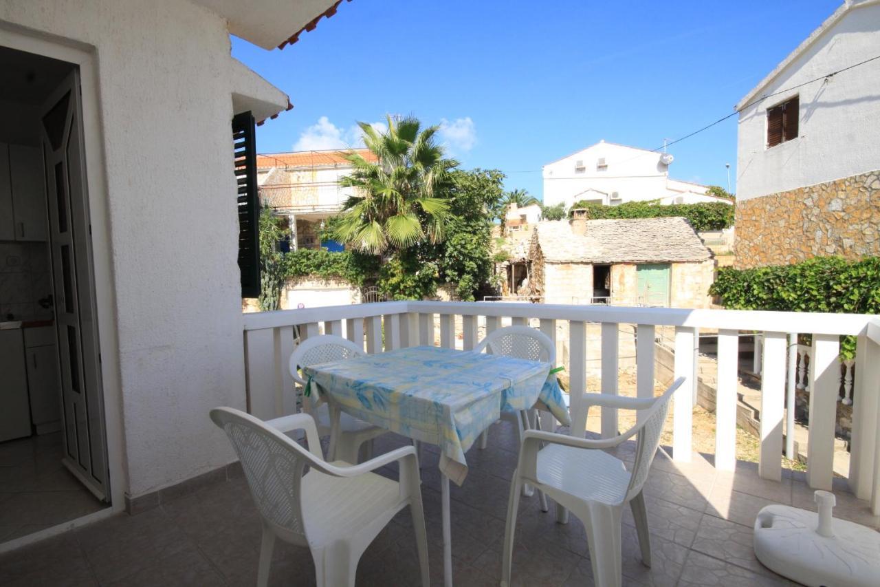 Apartments By The Sea Rukavac, Vis - 2478 ภายนอก รูปภาพ